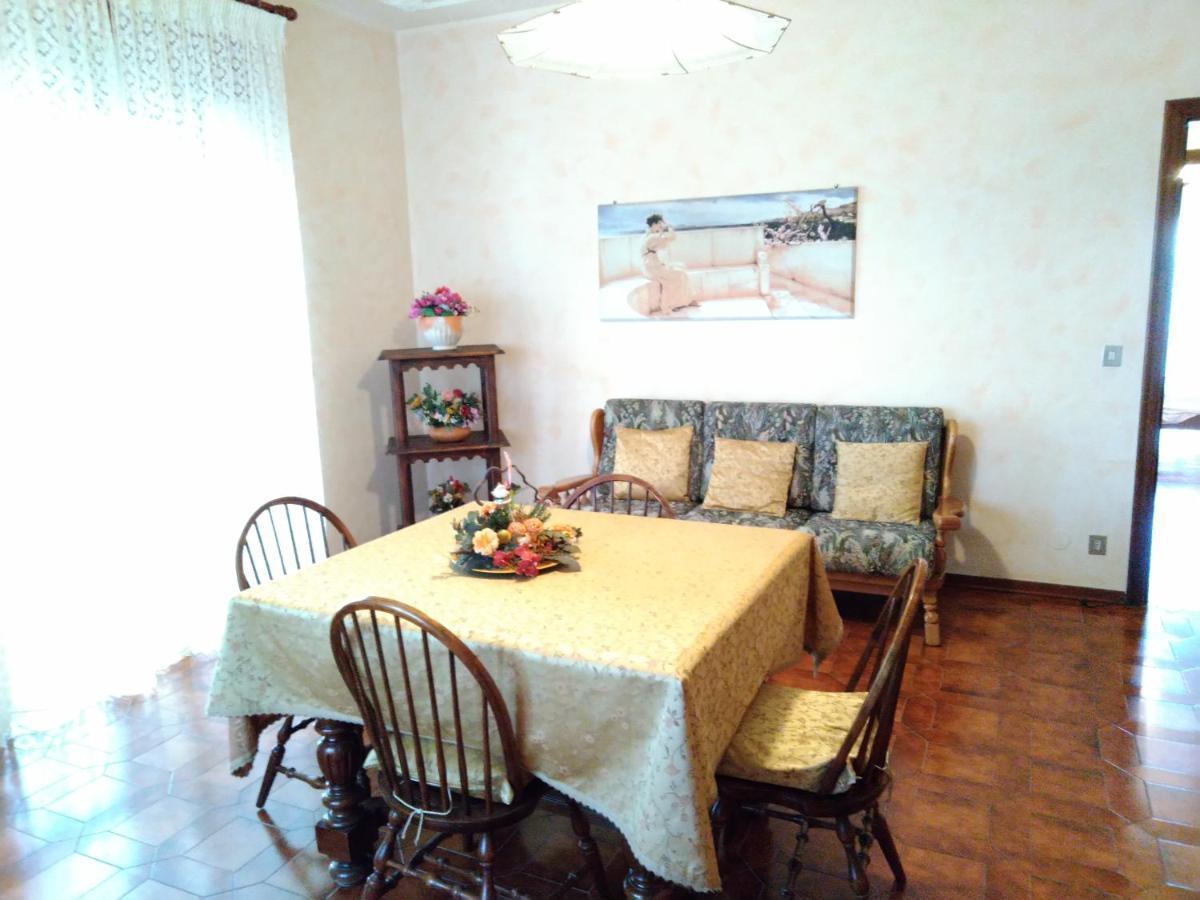 Domanda Apartment Calosso Ngoại thất bức ảnh
