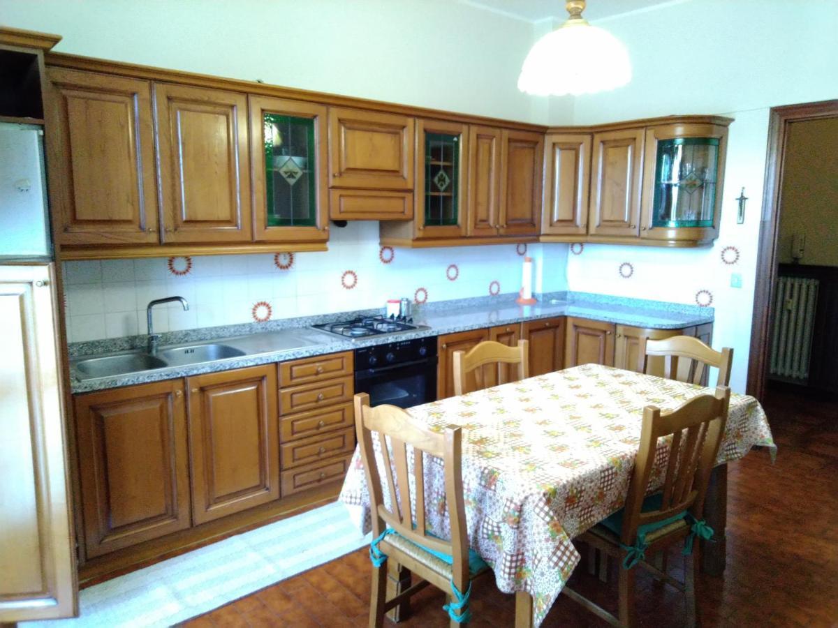 Domanda Apartment Calosso Ngoại thất bức ảnh