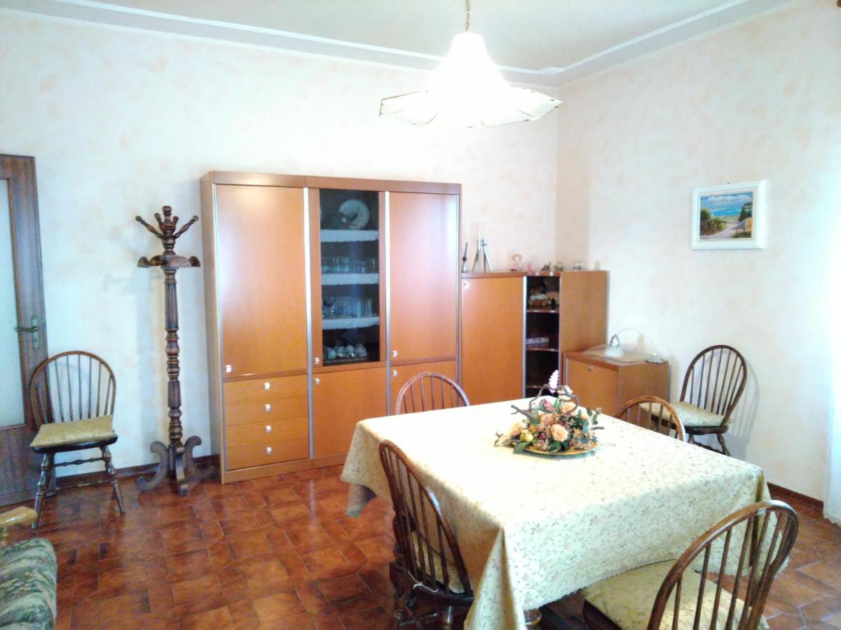 Domanda Apartment Calosso Ngoại thất bức ảnh